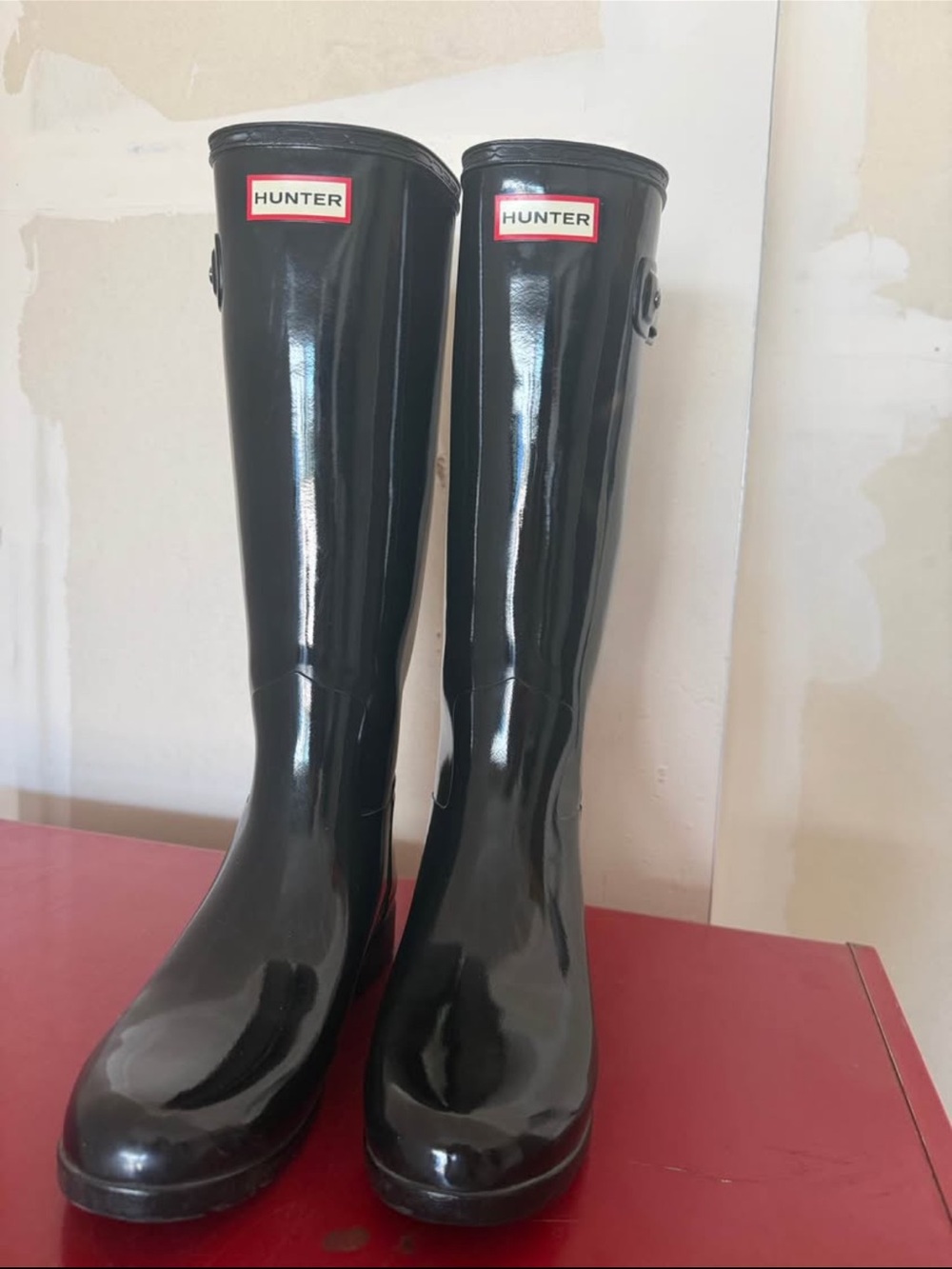 Hunter Tall Gloss Black Rain Boots - Like New